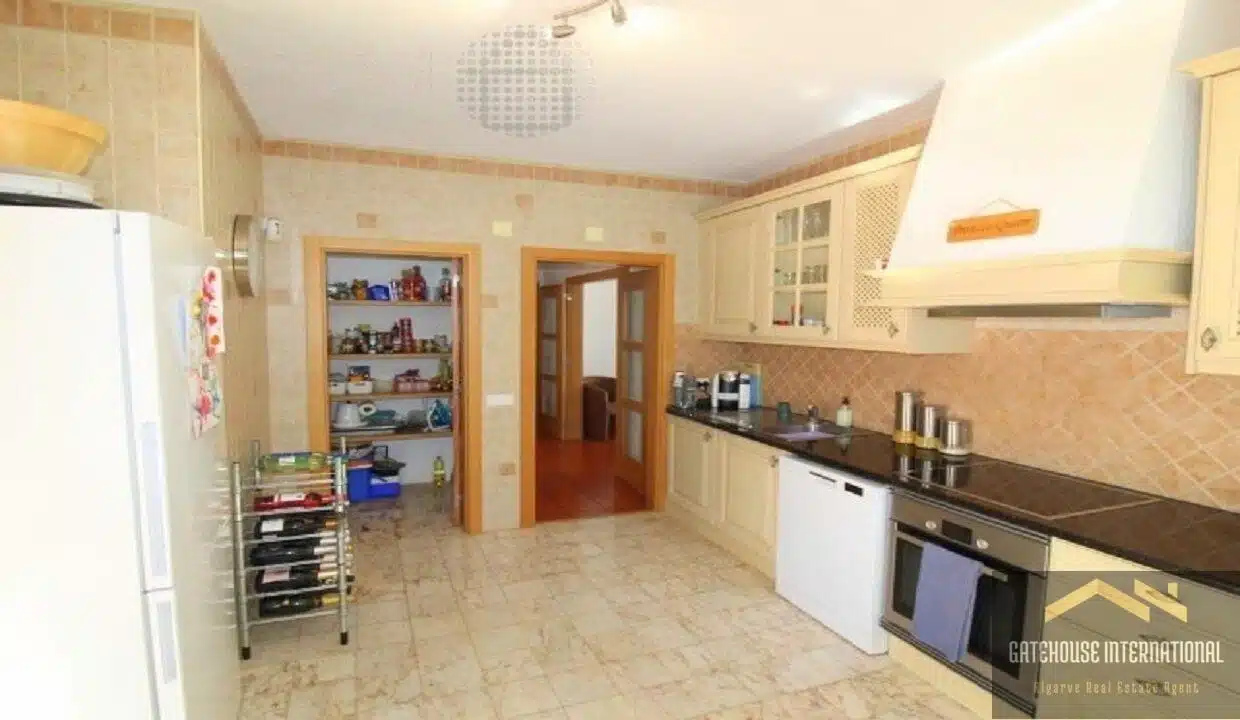 4 Bed Villa For Sale In Albufeira Algarve For Sale 0
