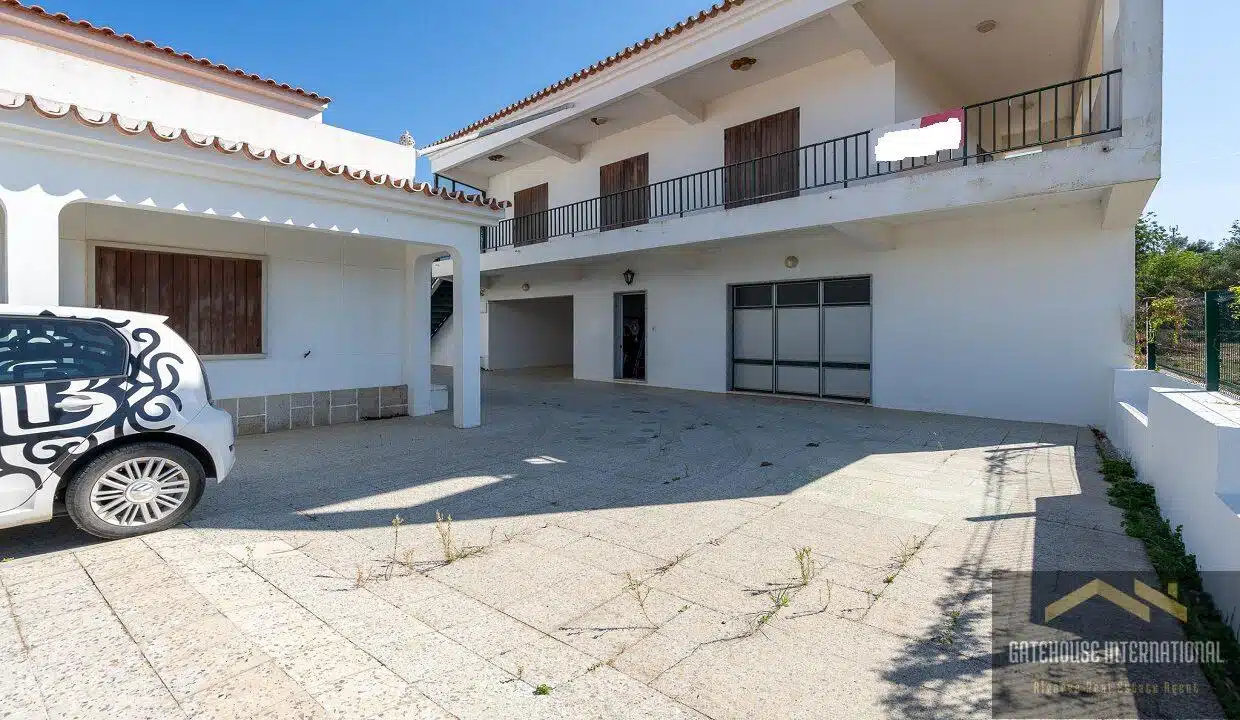 7 Bed Villa For Sale In Santa Barbara de Nexe (24)