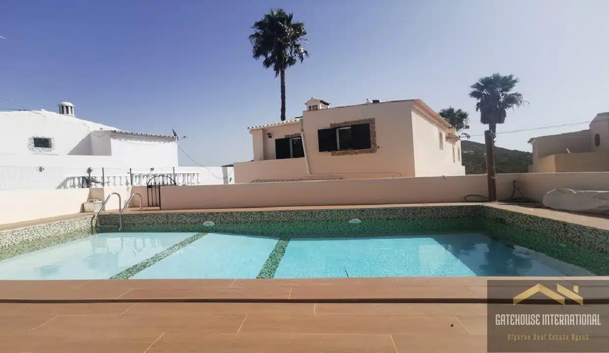 Loule Algarve 4 Bed Villa With Pool For Sale 1