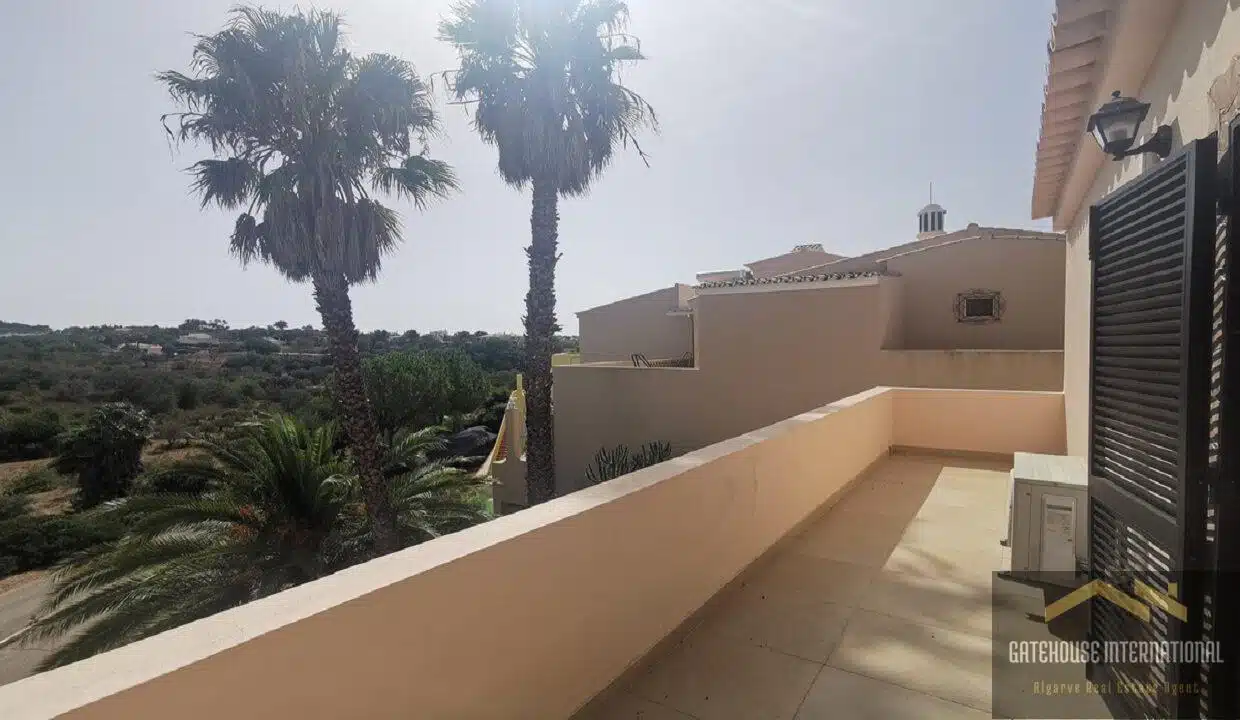 Loule Algarve 4 Bed Villa With Pool For Sale 32