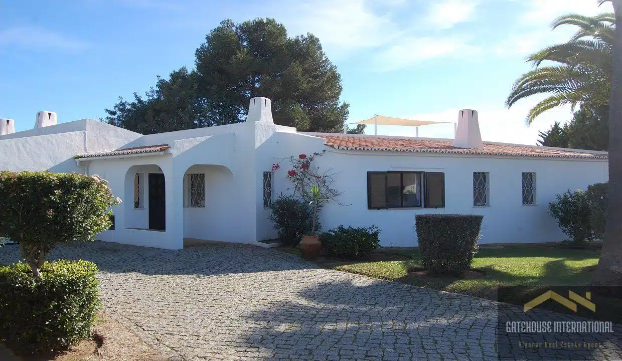 Single Storey 4 Bed Villa With Pool In Carvoeiro 1