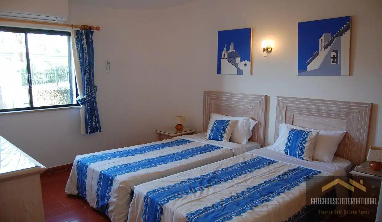 Single Storey 4 Bed Villa With Pool In Carvoeiro 20