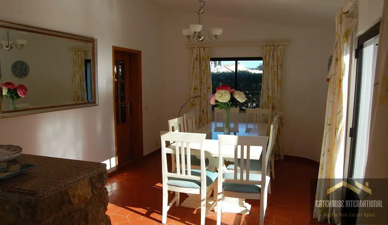 Single Storey 4 Bed Villa With Pool In Carvoeiro 9