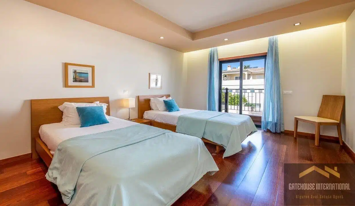 2 Bed Apartment In Praia da Luz Algarve For Sale 54