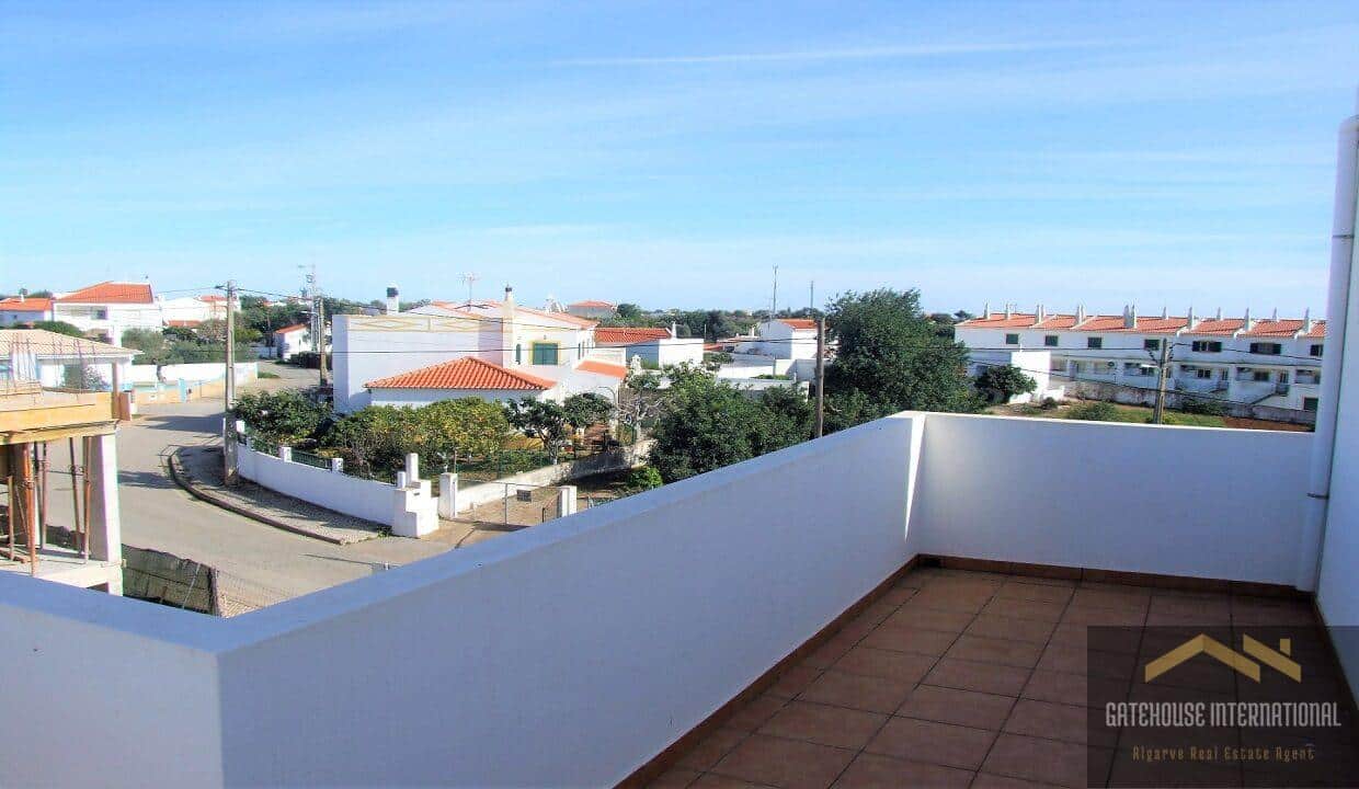 3 Bed Linked Villa With Pool In Vila Nova de Cacela Algarve 1