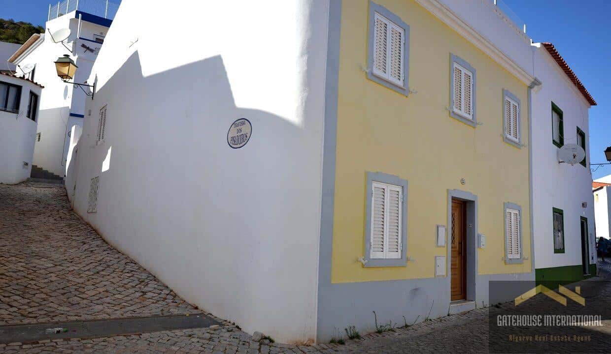 4 Bed Renovated House In Alte Central Algarve099