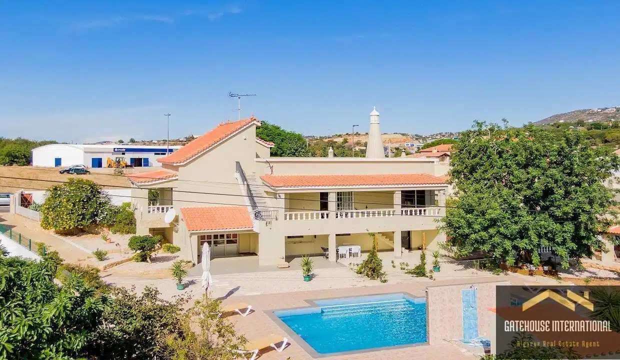4-Bed-Villa-For-Sale-In-Esteval-Almancil-Algarve6
