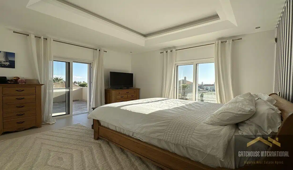 4 Bed Villa For Sale On The Crest Almancil Algarve 09