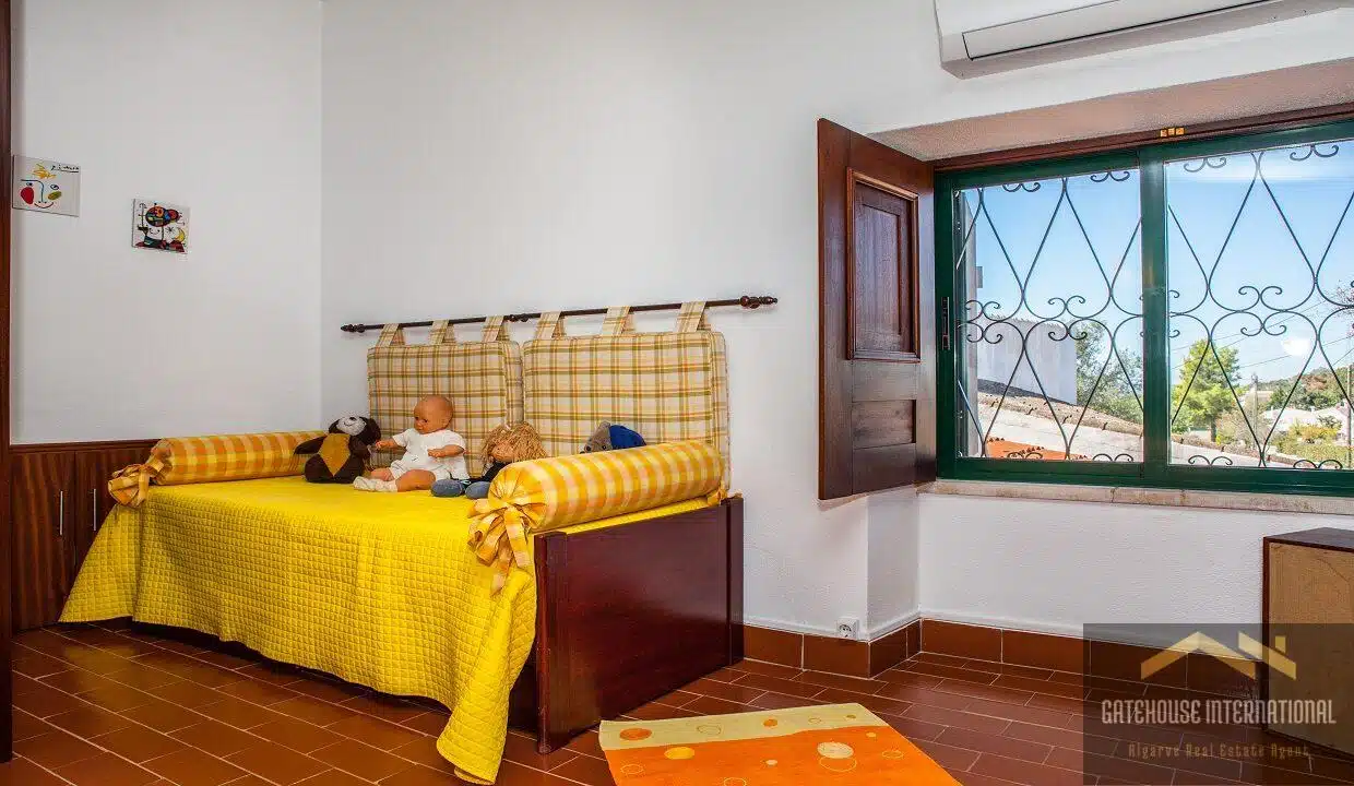 5 Bed Villa For Sale In Sao Bras de Alportel Algarve 00