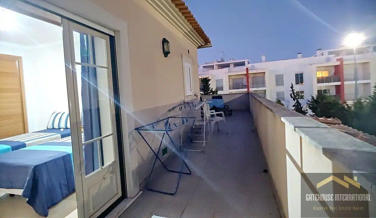 Top Floor 3 Bed Apartment For Sale In Albufeira Algarve 23