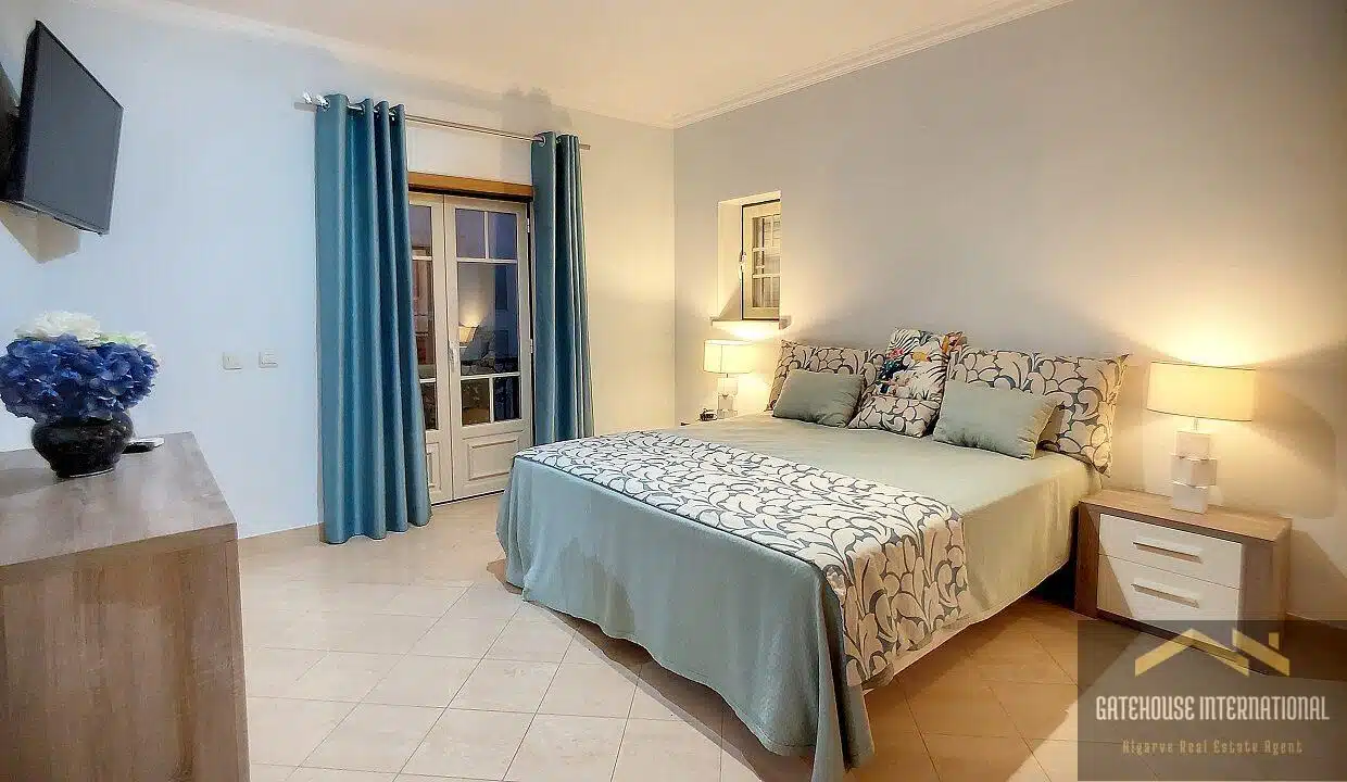 Top Floor 3 Bed Apartment For Sale In Albufeira Algarve 45