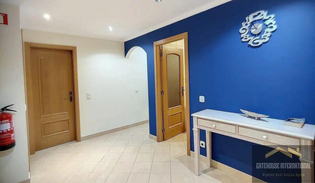 Top Floor 3 Bed Apartment For Sale In Albufeira Algarve 76
