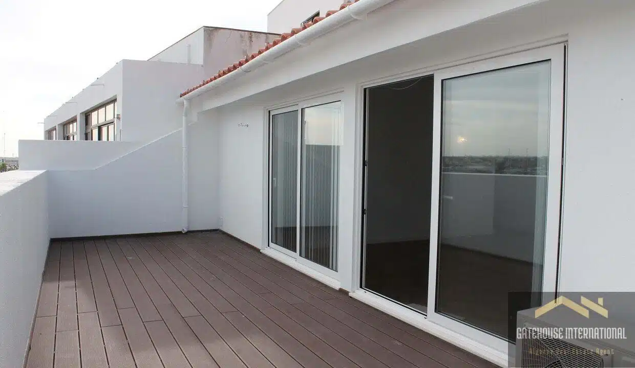 3 Bed Duplex In Portimao Algarve For Sale98