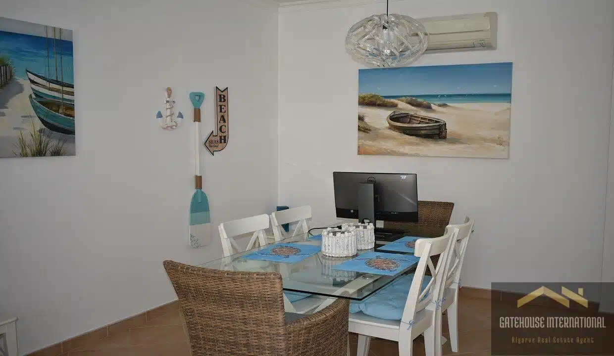 4 Bed House with Pool & Garage In Santa Barbara Algarve09