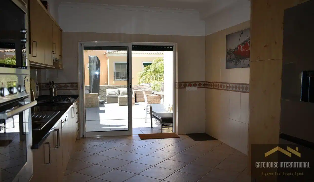 4 Bed House with Pool & Garage In Santa Barbara Algarve6