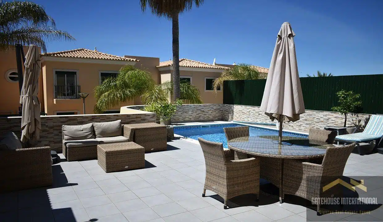 4 Bed House with Pool & Garage In Santa Barbara Algarve65