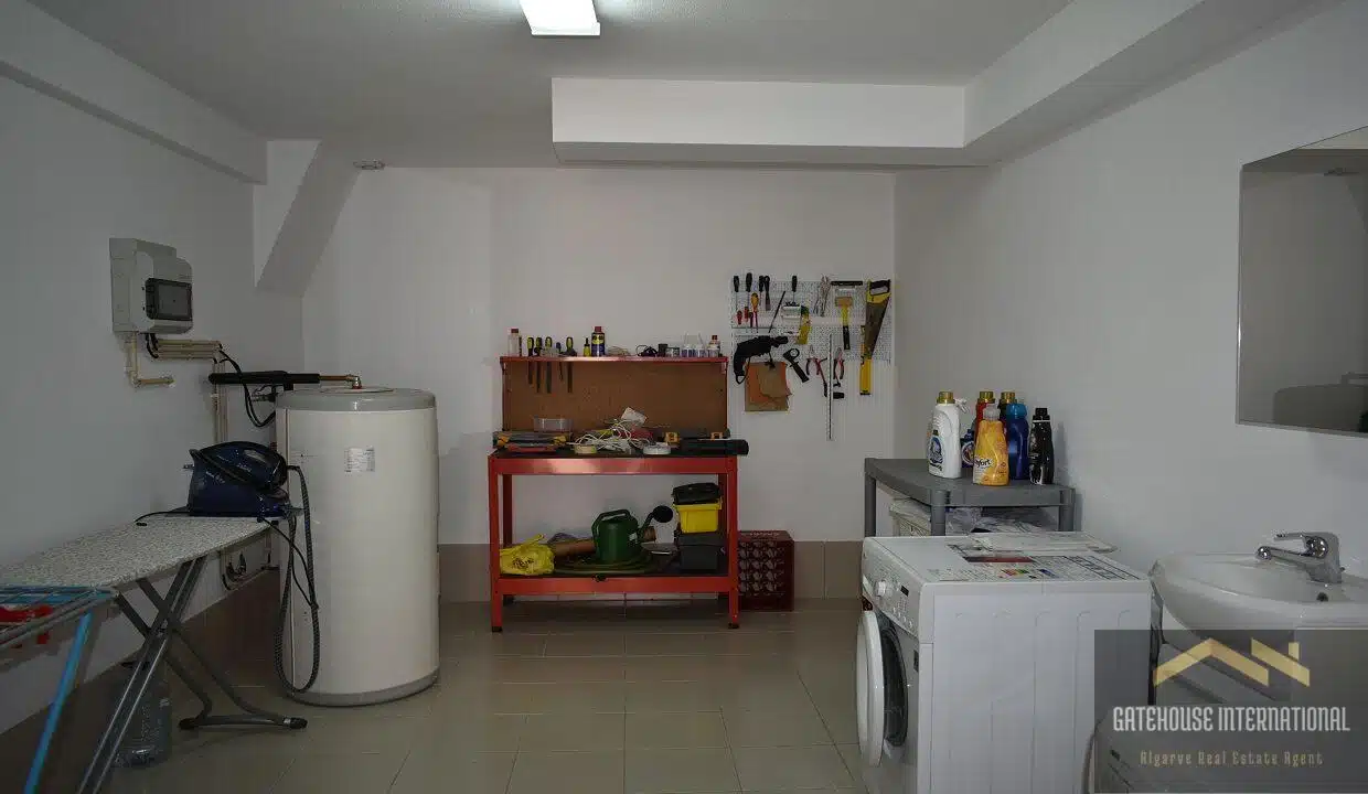 4 Bed House with Pool & Garage In Santa Barbara Algarve67