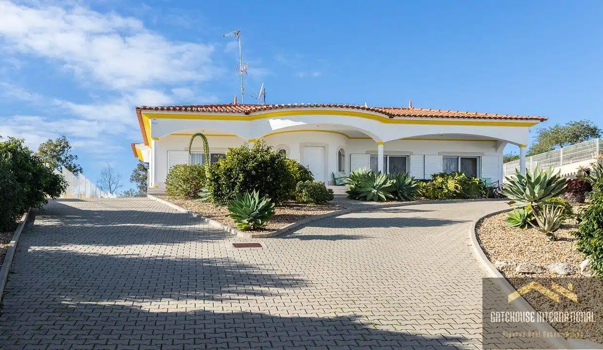 Detached 4 Bed Villa For Sale In Castro Marim Algarve 1