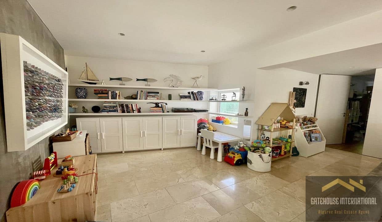 Modern Villa For Sale In Vilamoura Algarve 9