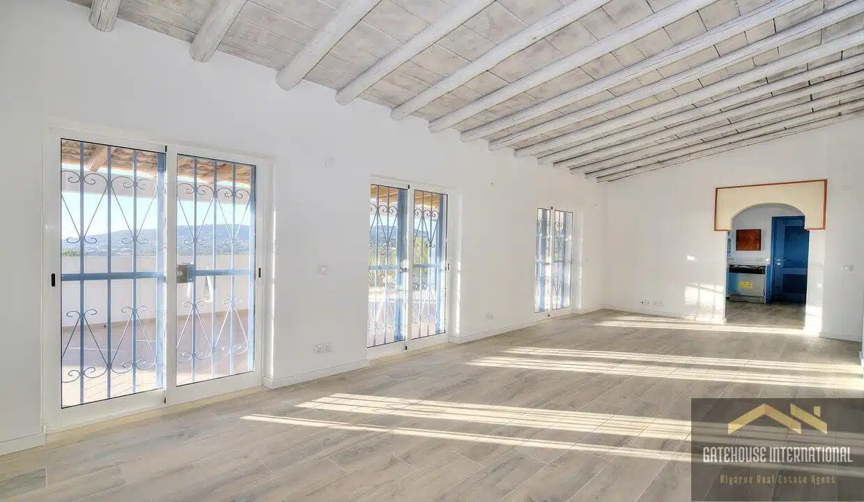 Sea View Villa For Sale In Santa Barbara de Nexe Algarve0