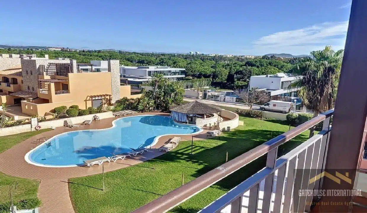 Top_Floor_2_Bed_Apartment_For_Sale_In_Vilamoura_Algarve-transformed