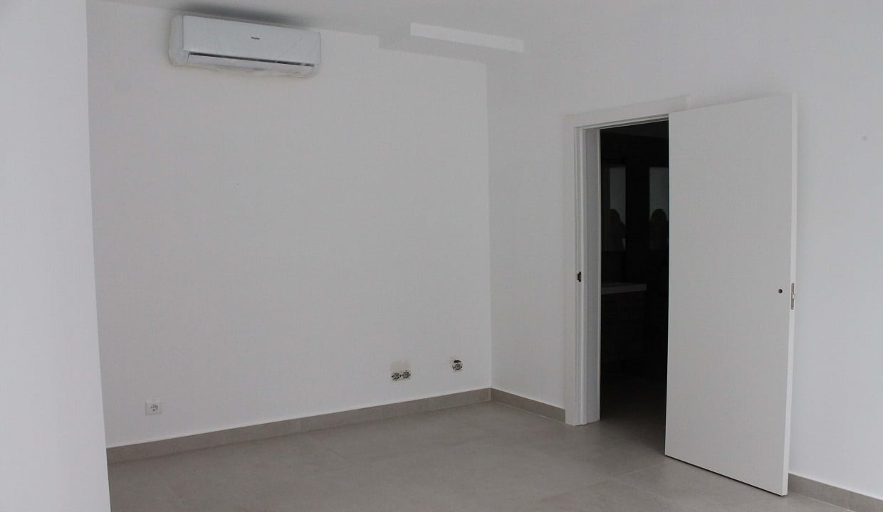 Traditional 11 Bedroom Property In Portimao Centre Algarve 66