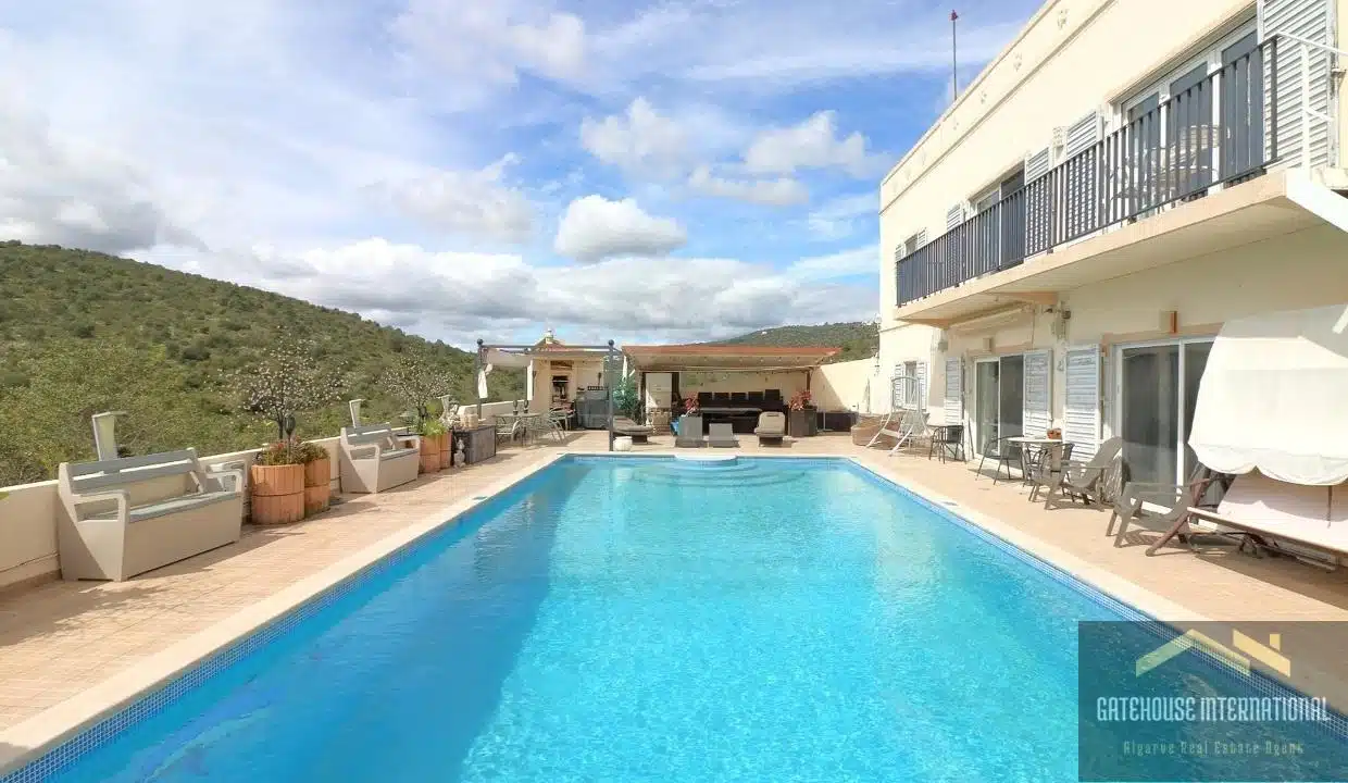 Traditional 6 Bed Villa For Sale In Loule Algarve 34