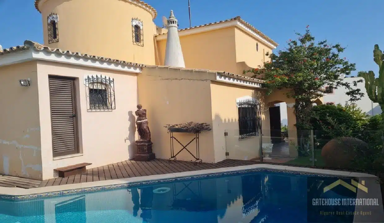 3 Bed Villa With Pool In The Old Village Vilamoura Algarve 7