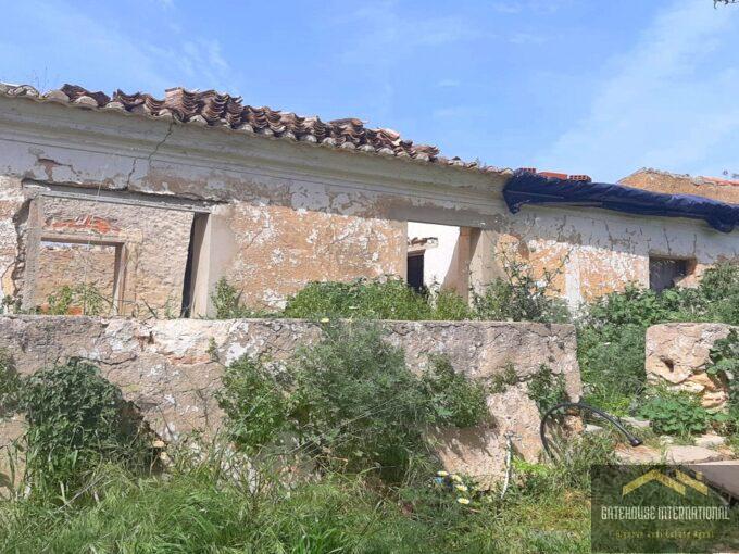 Ruina de propiedad en el centro del Algarve con terreno en Tunes