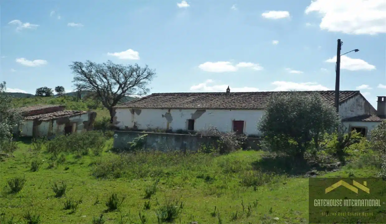 Farmhouse With 9.75 hectares For Renovation In Sao Marcos da Serra Algarve 1