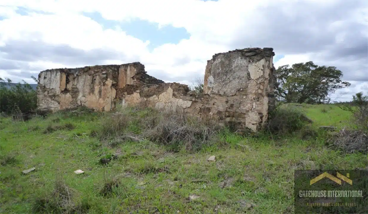 Property Ruin 78 Hectares Of Land In Central Algarve 1