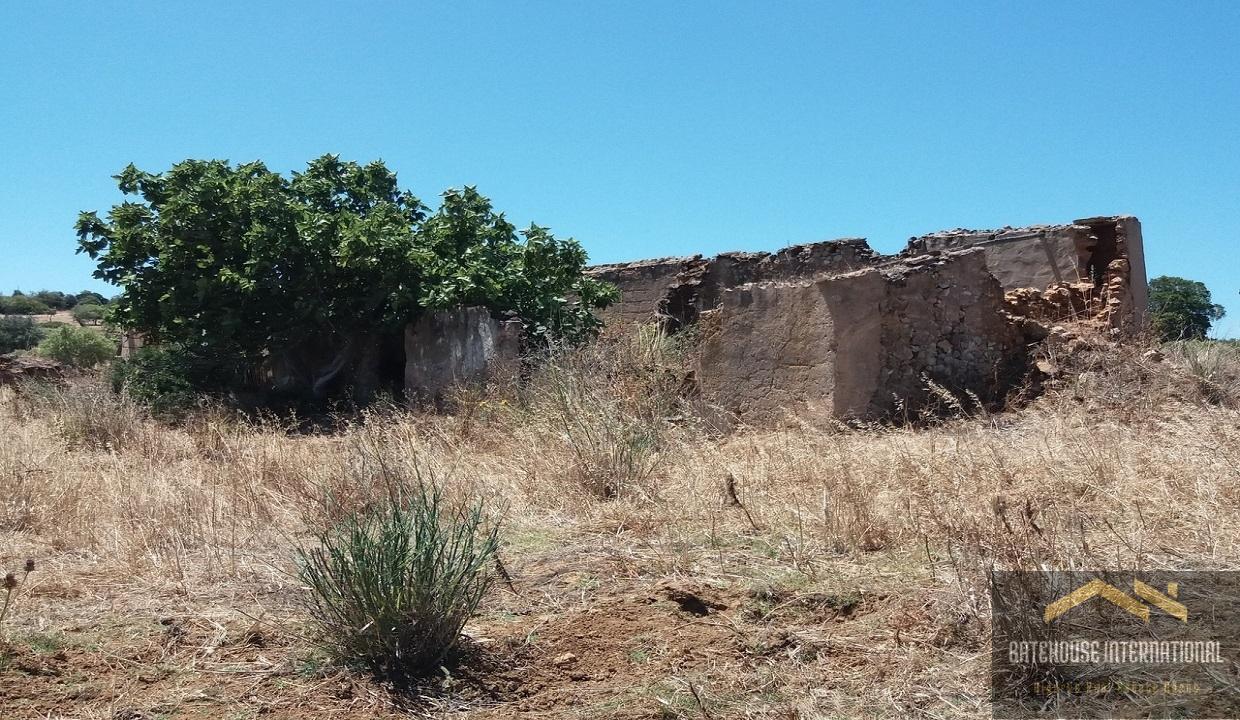 Ruin With A 4 6 Hectare Plot In Montinhos da Luz Algarve 2 transformed