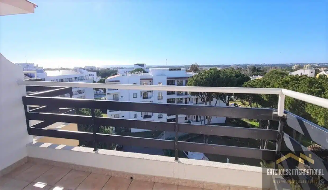 2 Bed Apartment With Pool In Vilamoura Algarve 0