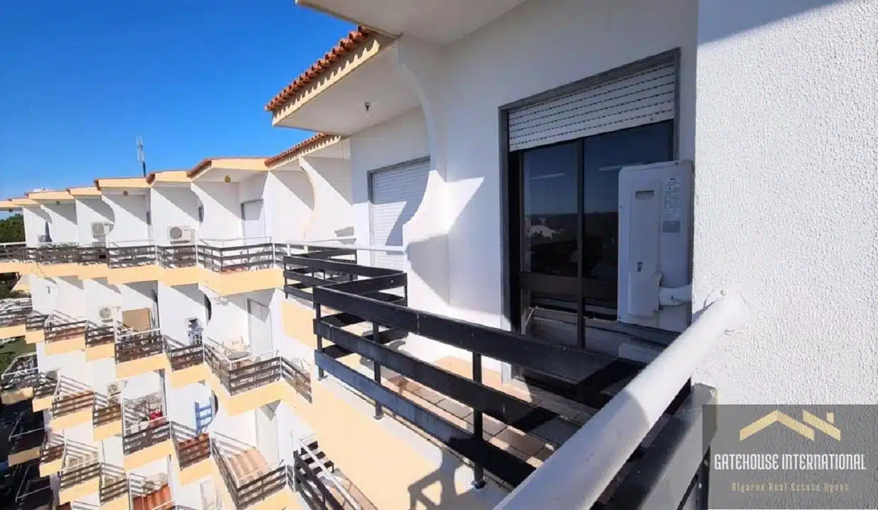 2 Bed Apartment With Pool In Vilamoura Algarve 5