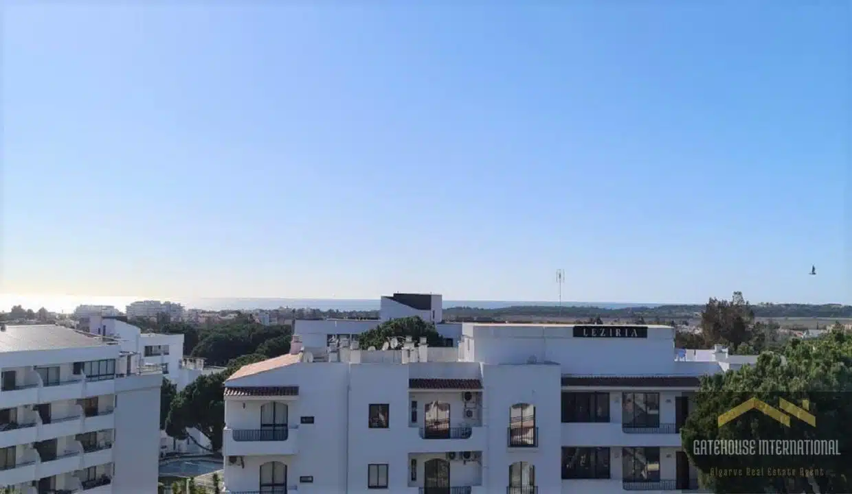 2 Bed Apartment With Pool In Vilamoura Algarve 9