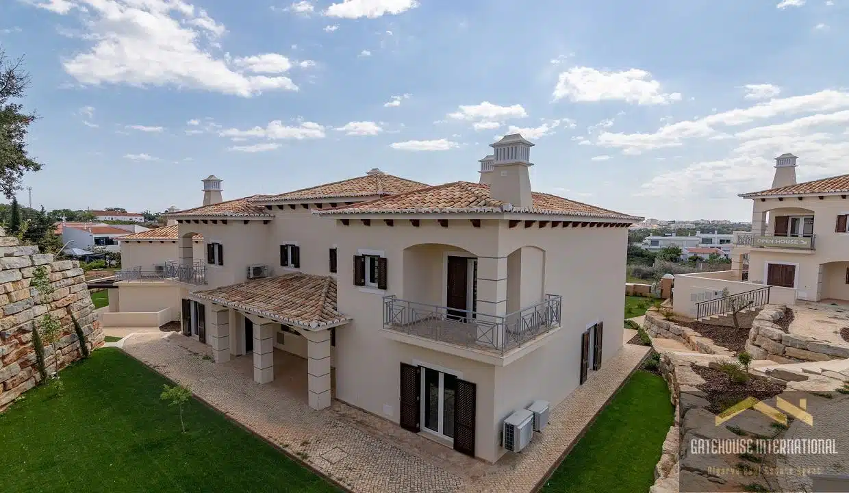 3 Bed Luxury Townhouse For Sale In Albufeira Algarve 22