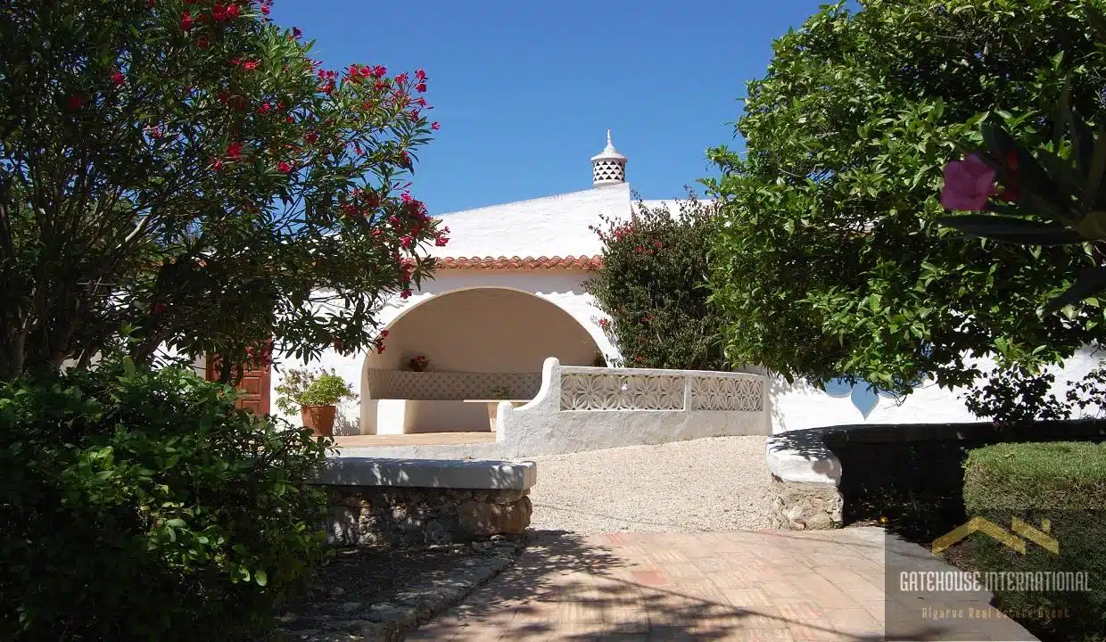 3 Bed Villa In A Private Location In Carvoeiro Algarve 45