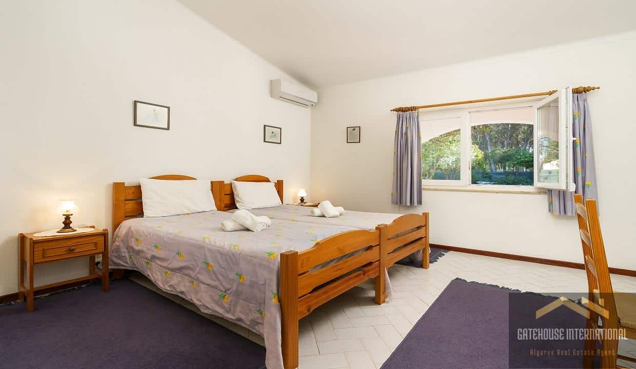4 Bed Villa For Sale In Nossa Senhora da Rocha Porches Algarve 0