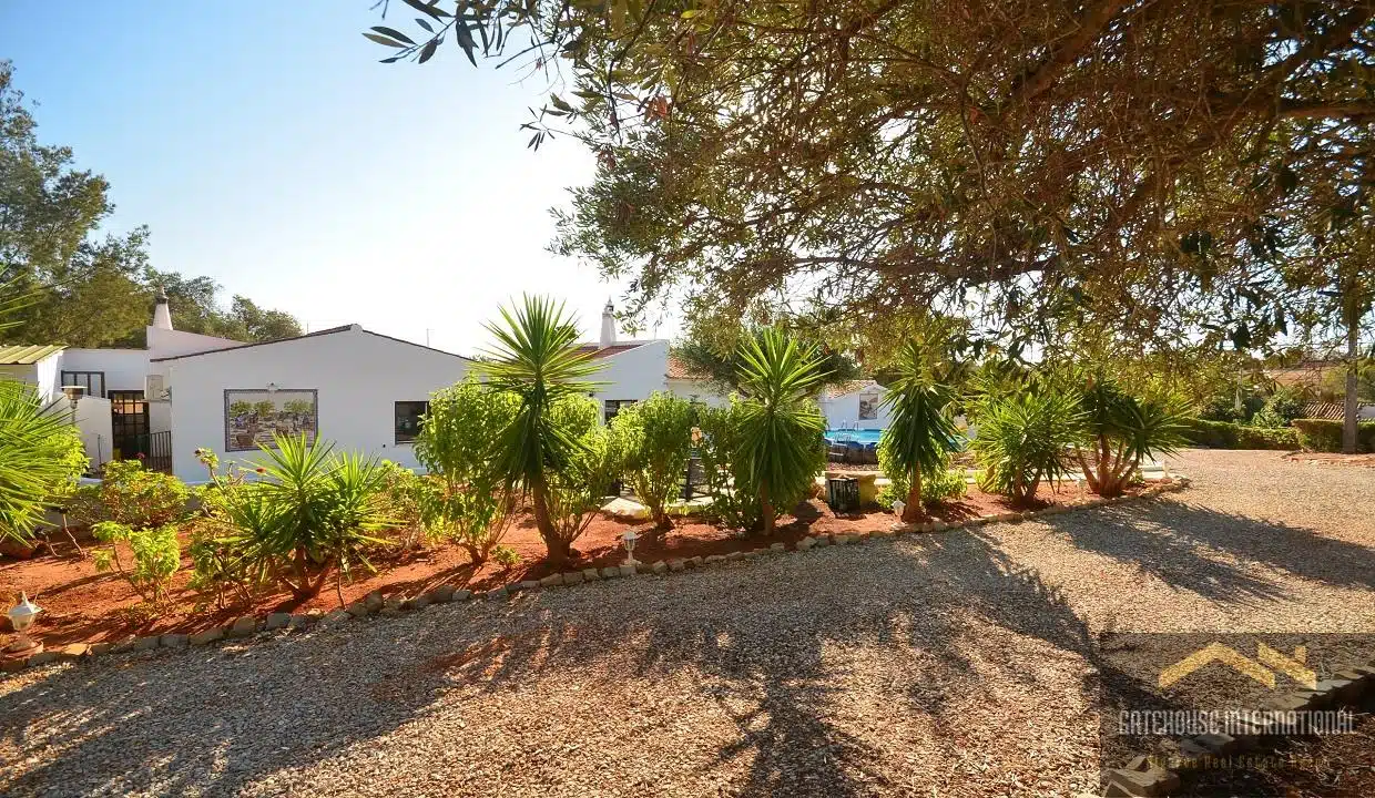 7 Bed Guest House Bed & Breakfast In Albufeira Algarve1