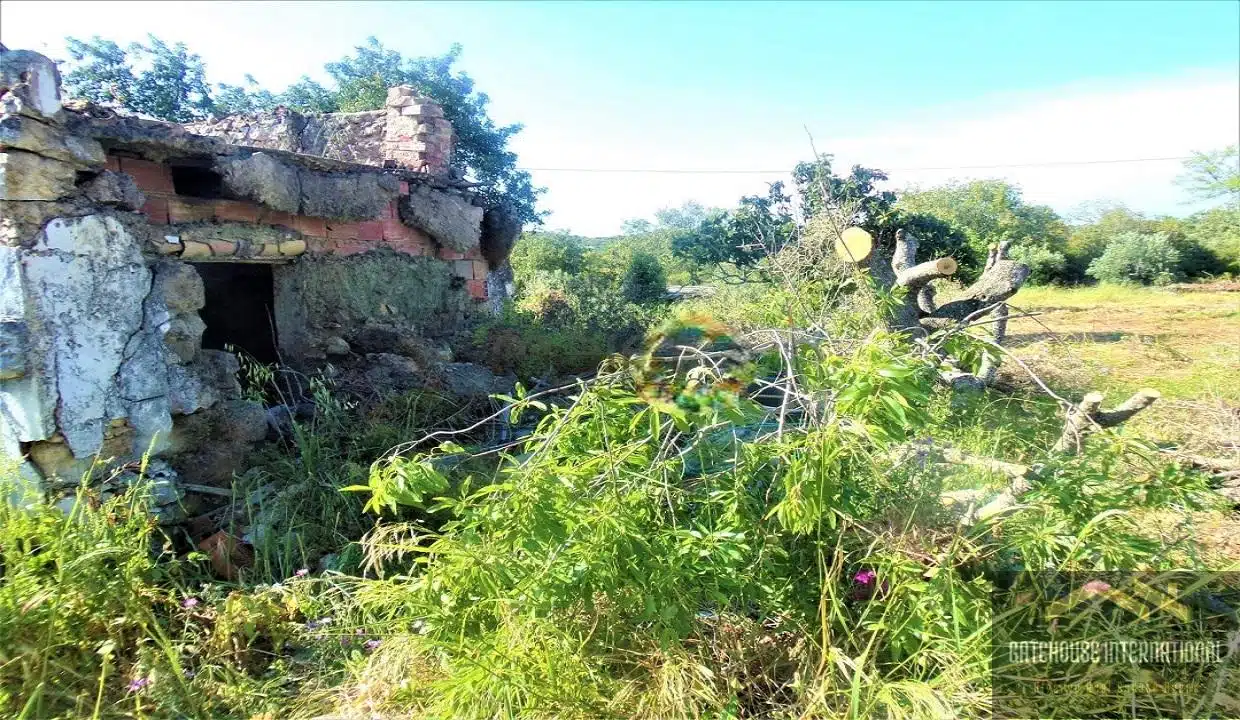 Algarve Plot With Ruin In Goldra de Cima Santa Barbara de Nexe 2