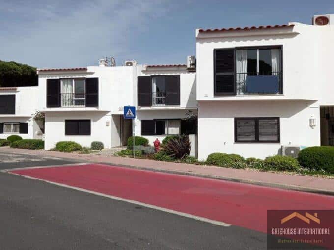 Appartement au rez-de-chaussée de 2 chambres à Vale do Lobo Algarve transformé