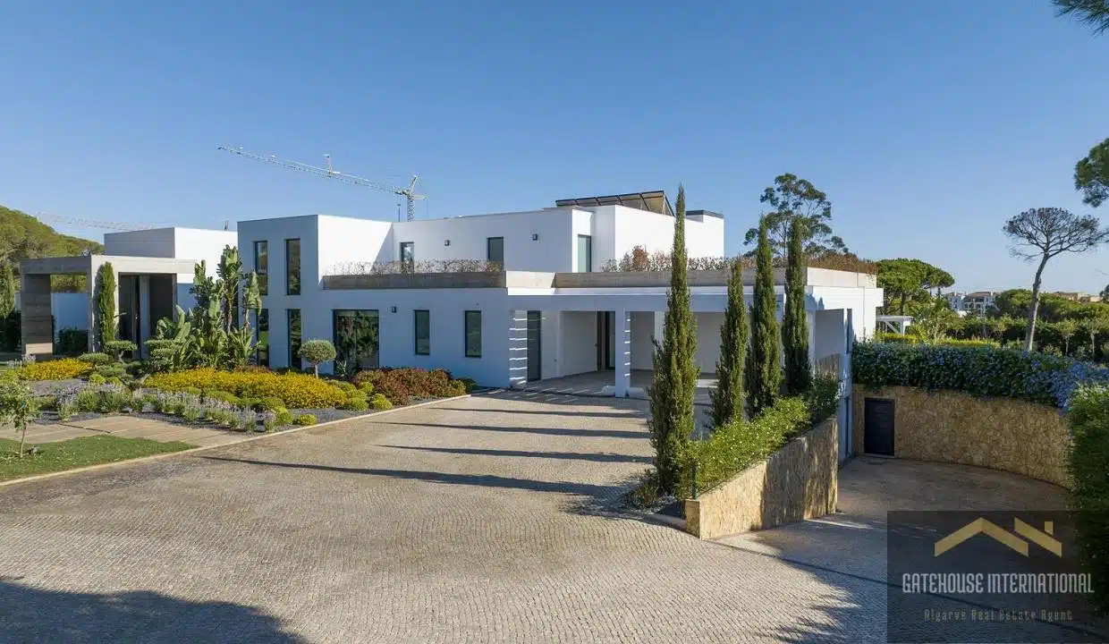 Luxury 8 Bedroom Modern Villa In Vilamoura Algarve00