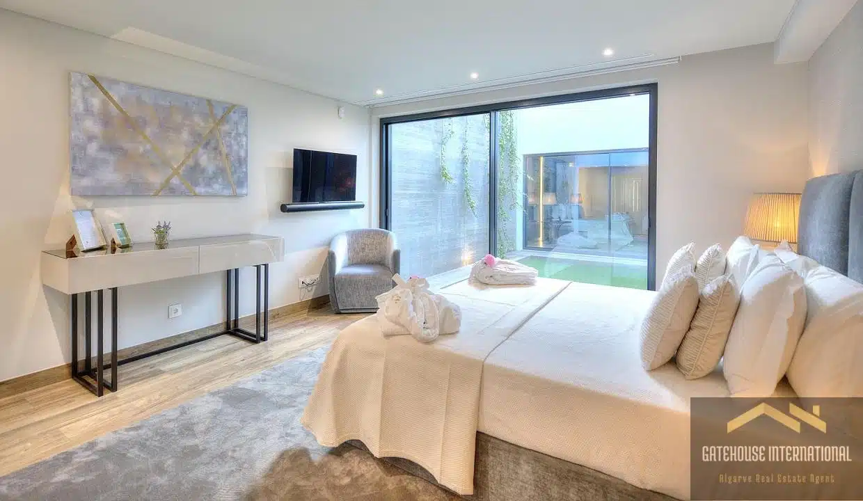 Luxury 8 Bedroom Modern Villa In Vilamoura Algarve21