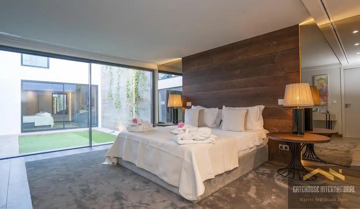 Luxury 8 Bedroom Modern Villa In Vilamoura Algarve3