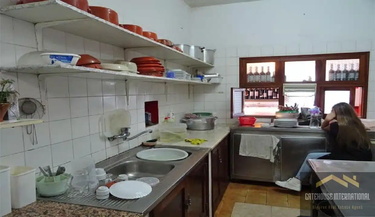 Restaurant & 3 Bed villa For Sale In Monchique Algarve0