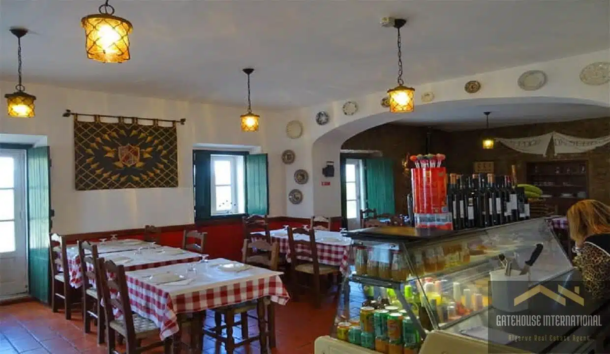 Restaurant & 3 Bed villa For Sale In Monchique Algarve7
