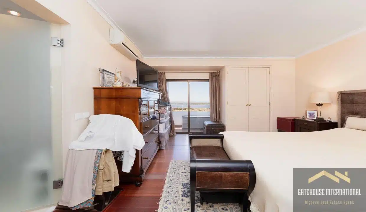 Sea View Apartment In Faro Algarve With 4 Bedrooms 1
