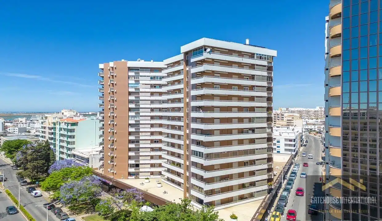 Sea View Apartment In Faro Algarve With 4 Bedrooms 45