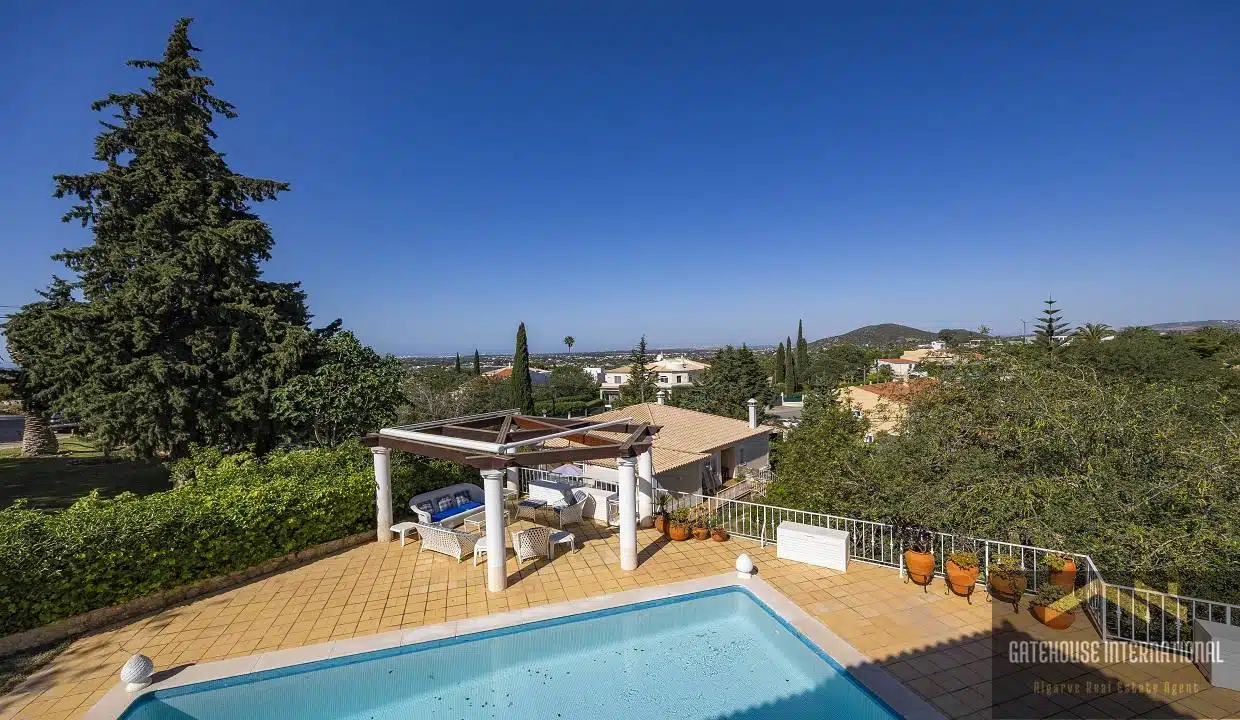 Villa For Sale In Sitio dos Quartos Almancil Algarve3