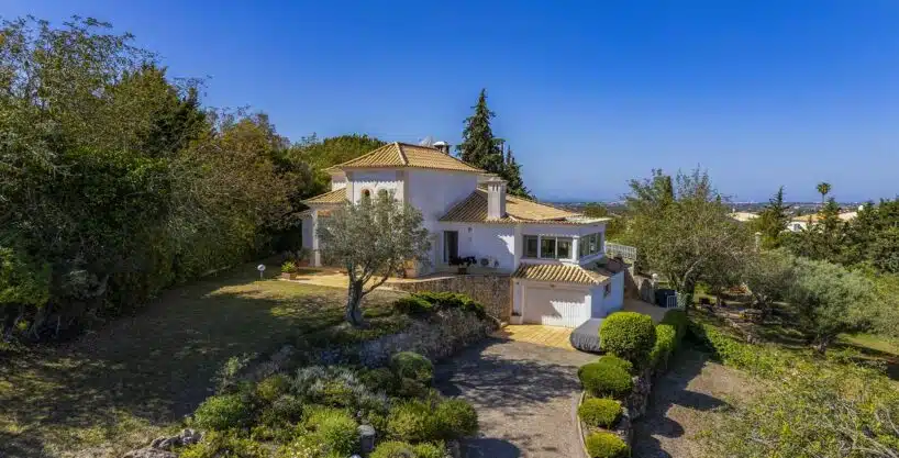 Villa For Sale In Sitio dos Quartos Almancil Algarve54